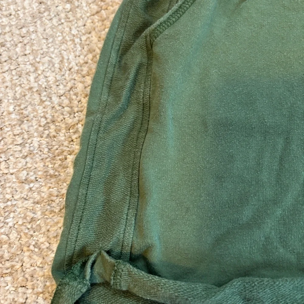 LA Relaxed Green Tencel Shorts - size S​​ - Picture 2 of 9